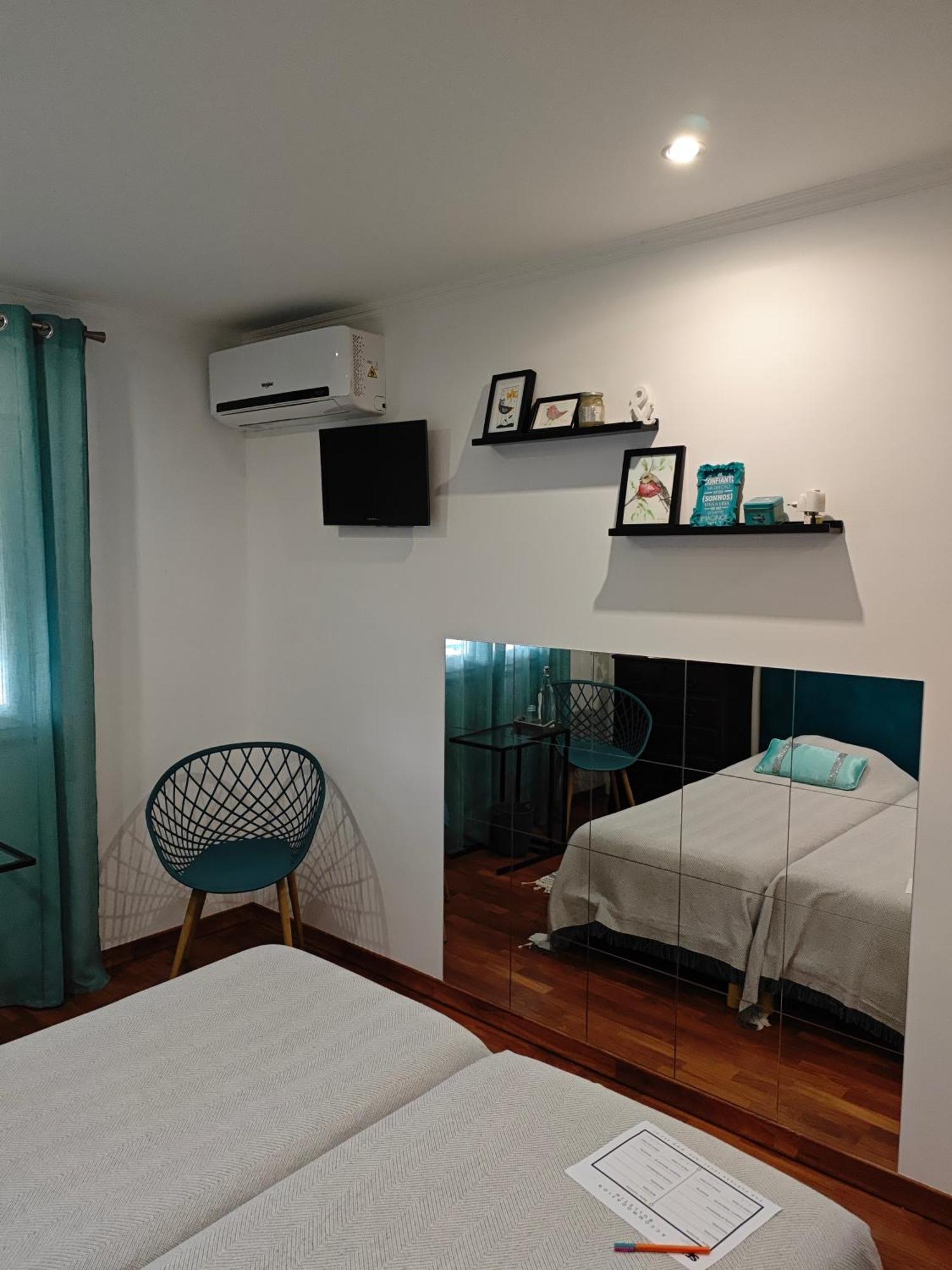 Quarto Privado Alentejo Litoral 그란돌라 객실 사진